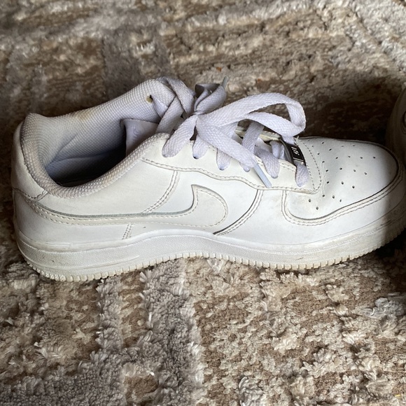 size 5 white air force